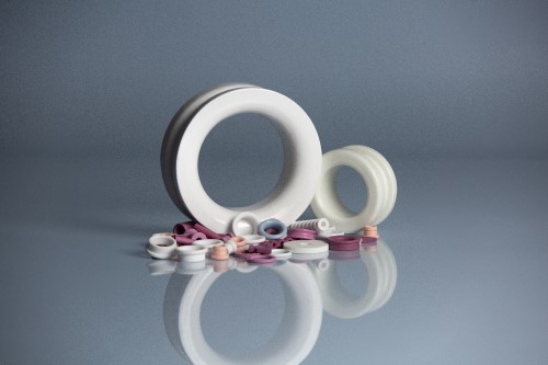 Alumina ceramic eyelets in multiple sizes